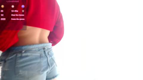 Snapshot of ania_mml chatting on October 28, 8:11 pm Ania online show from October 28, 8:11 pm