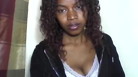 Snapshot of anicha_69 chatting on June 27, 8:08 am anicha_69 online show from June 27, 8:08 am