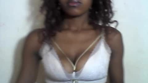 Snapshot of anicha_69 chatting on June 28, 10:43 am anicha_69 online show from June 28, 10:43 am