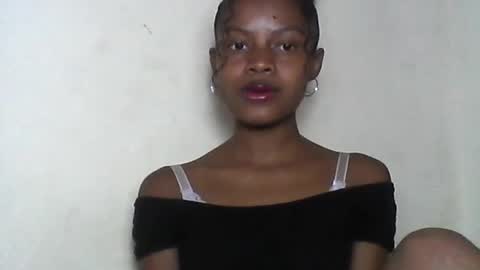 Snapshot of anicha_69 chatting on July 1, 8:16 am anicha_69 online show from July 1, 8:16 am