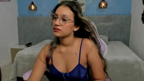 Snapshot of aniie_princess_18 chatting on May 19, 11:11 pm anni online show from May 19, 11:11 pm