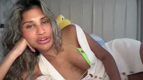 Snapshot of aniishaa chatting on May 26, 10:44 am anisha online show from May 26, 10:44 am