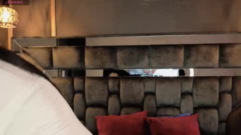 Ani  online show from October 4, 4:10 am