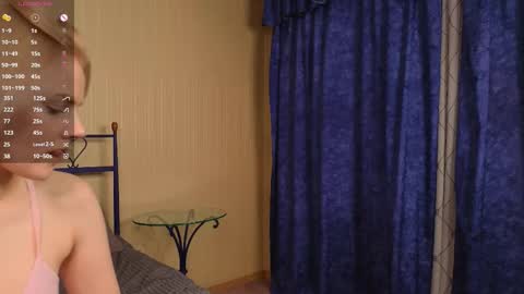 Alice online show from November 25, 3:56 pm