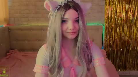 Snapshot of animealica chatting on April 19, 2:44 am Alica online show from April 19, 2:44 am