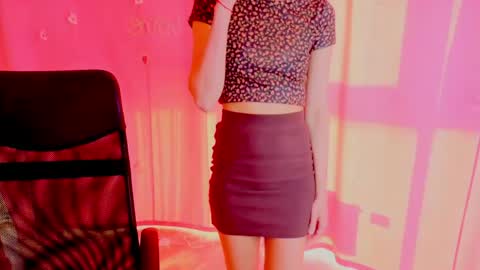 Anni online show from April 7, 4:07 pm