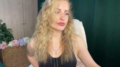 Anita online show from May 25, 1:00 am