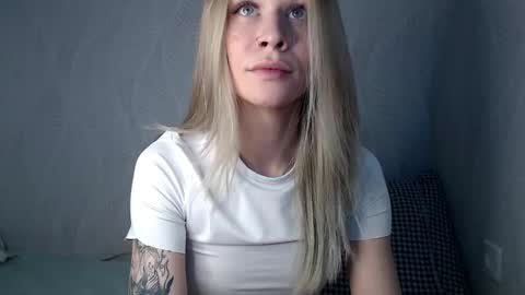 anita_delicious online show from February 18, 4:05 pm