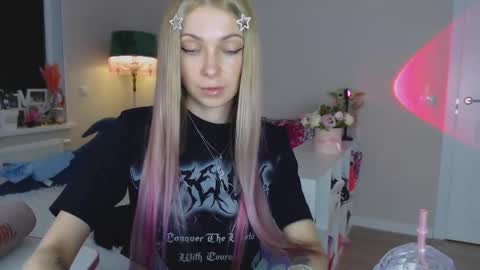 anita_moon_ online show from October 23, 2:16 pm