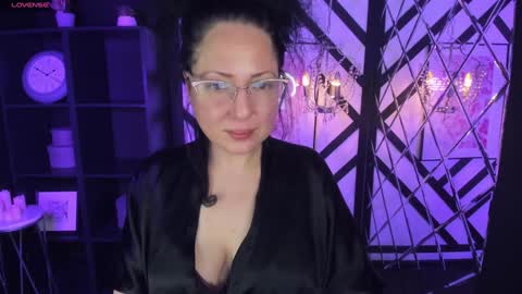 Anita online show from January 10, 9:10 pm
