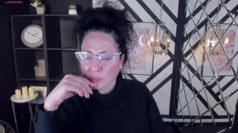 Anita online show from January 17, 9:17 pm