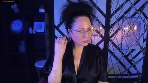 Anita online show from February 6, 9:06 pm