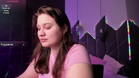 Anita online show from March 6, 9:00 pm