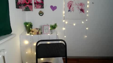 anitaa_a online show from September 26, 5:44 am