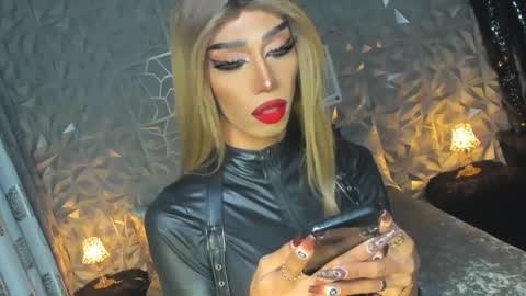 Snapshot of anitacruisze chatting on January 8, 11:21 am Miss Ann online show from January 8, 11:21 am