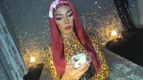 Snapshot of anitacruisze chatting on January 9, 8:33 pm Miss Ann online show from January 9, 8:33 pm