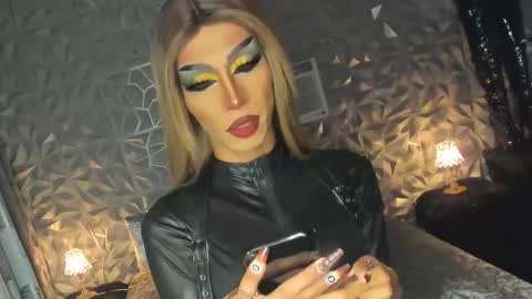 Snapshot of anitacruisze chatting on January 10, 12:26 pm Miss Ann online show from January 10, 12:26 pm