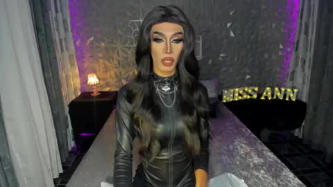 Snapshot of anitacruisze chatting on January 19, 1:10 am Miss Ann online show from January 19, 1:10 am