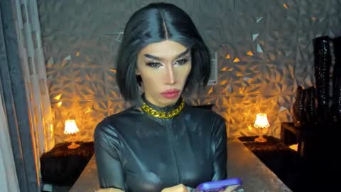 Snapshot of anitacruisze chatting on January 28, 8:15 pm Miss Ann online show from January 28, 8:15 pm