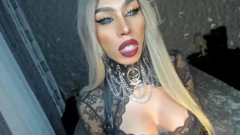 Snapshot of anitacruisze chatting on February 25, 7:36 pm Miss Ann online show from February 25, 7:36 pm