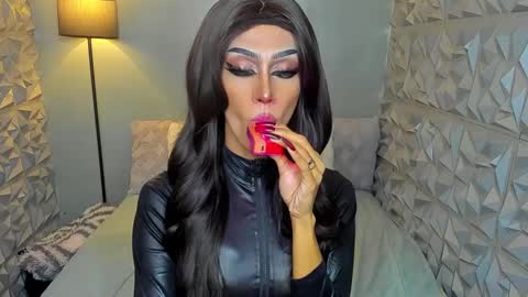 Snapshot of anitacruisze chatting on March 10, 4:49 am Miss Ann online show from March 10, 4:49 am