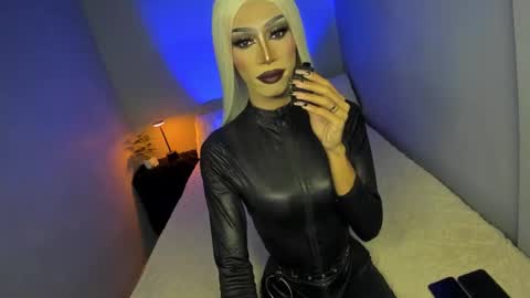 Snapshot of anitacruisze chatting on September 25, 8:12 pm Miss Ann online show from September 25, 8:12 pm