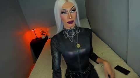 Snapshot of anitacruisze chatting on September 26, 10:03 pm Miss Ann online show from September 26, 10:03 pm