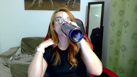 Snapshot of anitazarova chatting on January 3, 8:54 pm Anita Zarova online show from January 3, 8:54 pm