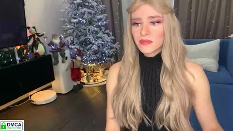 anjalin_sososok online show from December 21, 7:15 am