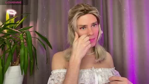 anjalin_sososok online show from April 24, 4:37 am