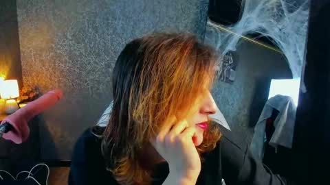 Snapshot of anjella_botton chatting on May 14, 6:58 pm Angel online show from May 14, 6:58 pm