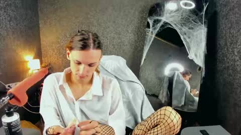 Snapshot of anjella_botton chatting on May 26, 6:15 pm Angel online show from May 26, 6:15 pm