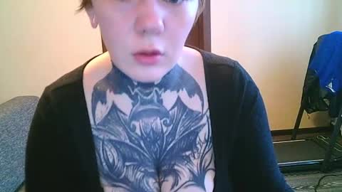 ann_lelala_ online show from February 13, 9:20 am