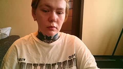 ann_lelala_ online show from February 15, 5:30 am