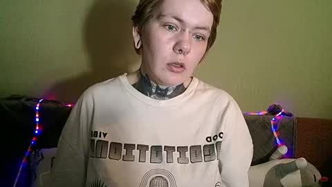 ann_lelala_ online show from February 17, 1:32 pm