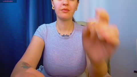 Snapshot of ann_mikele chatting on May 27, 12:02 pm Ann online show from May 27, 12:02 pm