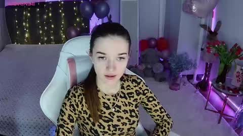 ann_woood online show from March 10, 7:24 am