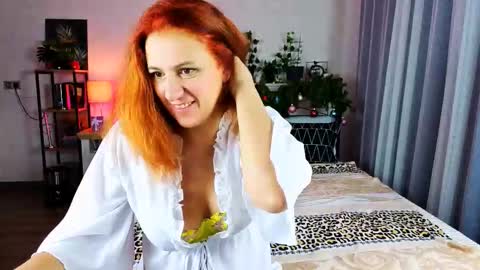 Snapshot of anna127moon chatting on November 26, 3:51 am Anna online show from November 26, 3:51 am