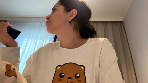 Anna online show from November 9, 8:01 am