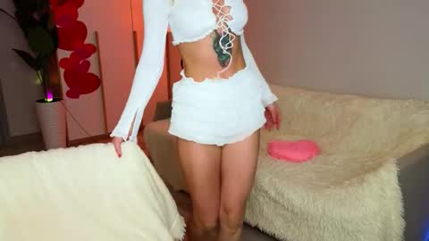 Snapshot of anna__herrera chatting on February 17, 9:54 pm anna__herrera online show from February 17, 9:54 pm