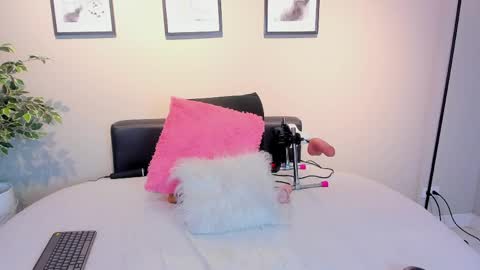 Snapshot of anna__spencer chatting on May 18, 12:44 pm Anna online show from May 18, 12:44 pm