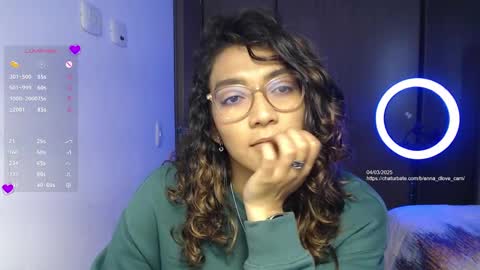 Anna online show from March 4, 3:26 pm