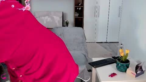 Snapshot of anna_glamlovely chatting on June 26, 12:20 pm Anna online show from June 26, 12:20 pm