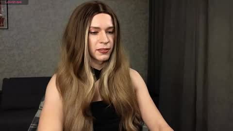 Anna online show from April 21, 4:12 pm