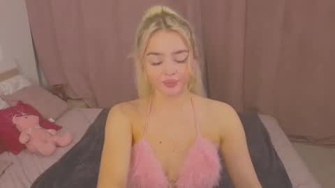 Snapshot of anna_nickol chatting on July 10, 4:31 pm Anna online show from July 10, 4:31 pm