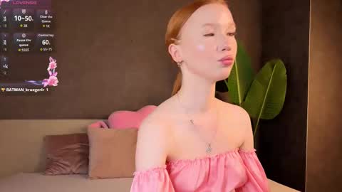 Snapshot of anna_patterson chatting on September 16, 8:26 am Anna online show from September 16, 8:26 am