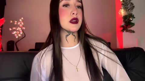 annaa__ online show from December 23, 2:35 am