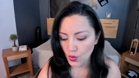 Snapshot of annaa_rose chatting on January 9, 3:26 am Anna online show from January 9, 3:26 am