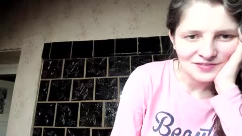 Snapshot of annaahcharm chatting on December 4, 2:53 am annaahcharm online show from December 4, 2:53 am