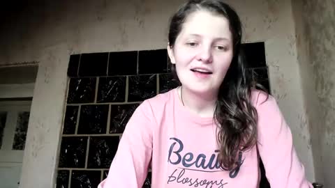 Snapshot of annaahcharm chatting on December 22, 2:39 am annaahcharm online show from December 22, 2:39 am